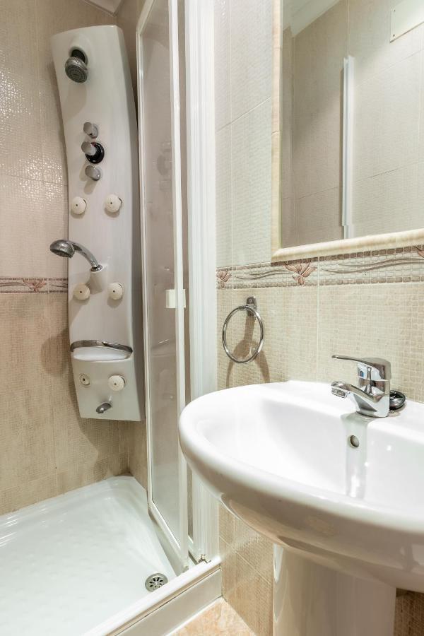 Quarto Twin com Casa de Banho Privativa