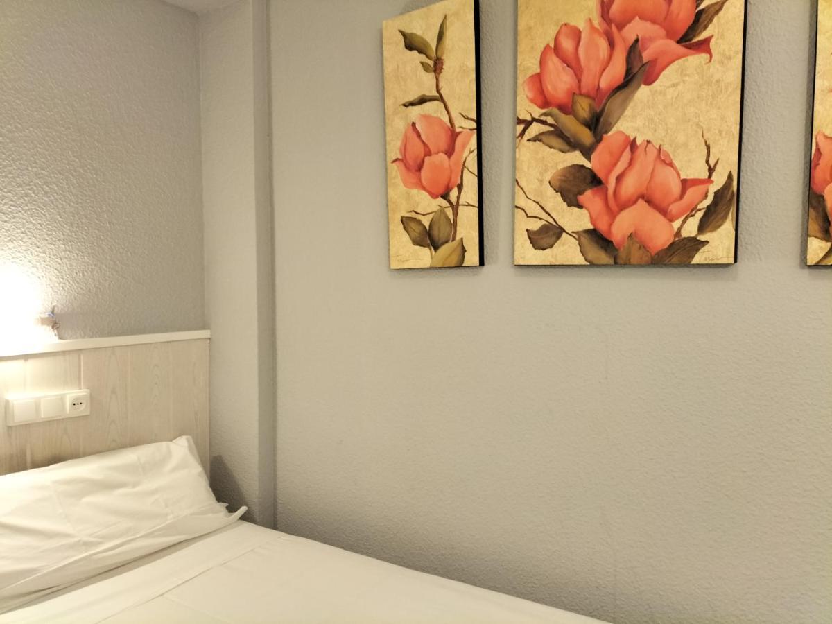 Quarto Individual com Casa de Banho Partilhada